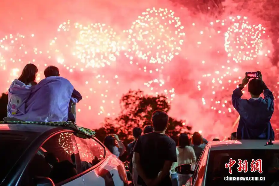 The International Fireworks Communication Alliance has been established, and Liuyang Fireworks has moved from 